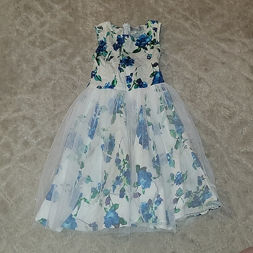(J1) Danna Belle Floral girl dress size 7y
